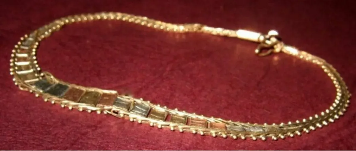 Vintage Hallmarked 9ct Gold/3 Colour Bracelet - Image 3