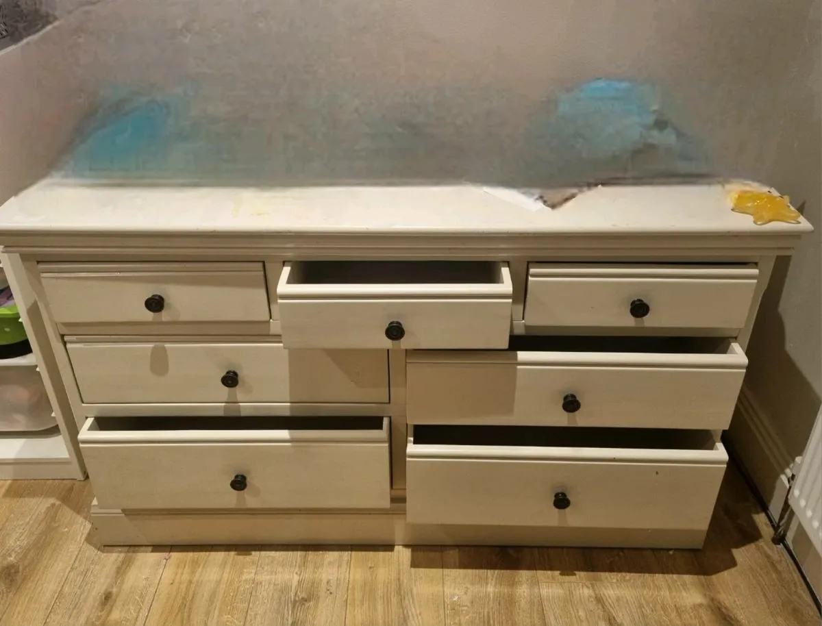 7 drawer 'off white' solid Chester drawer. - Image 2