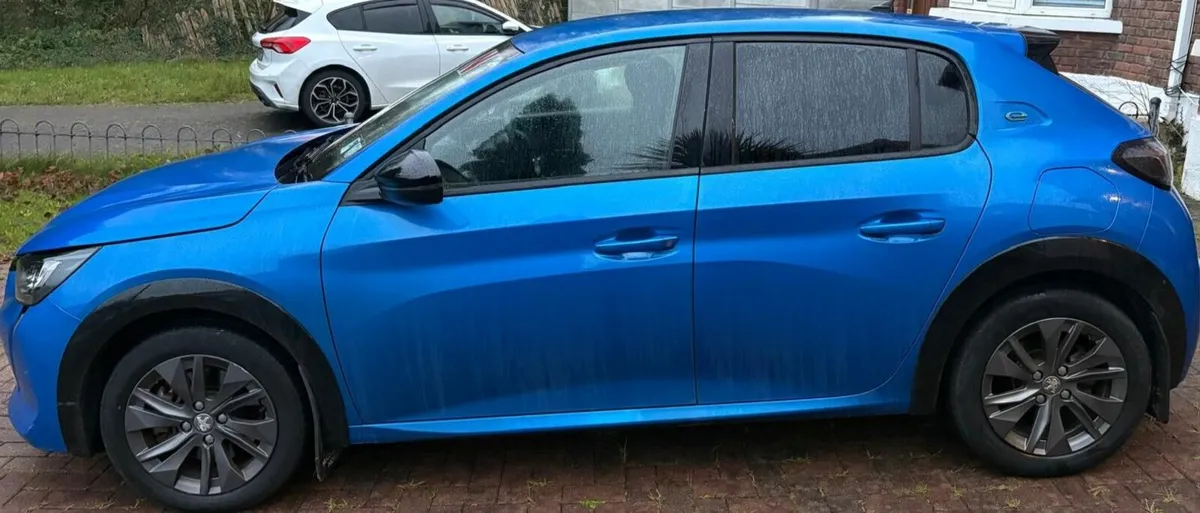 Peugeot e208 2022 - Image 2