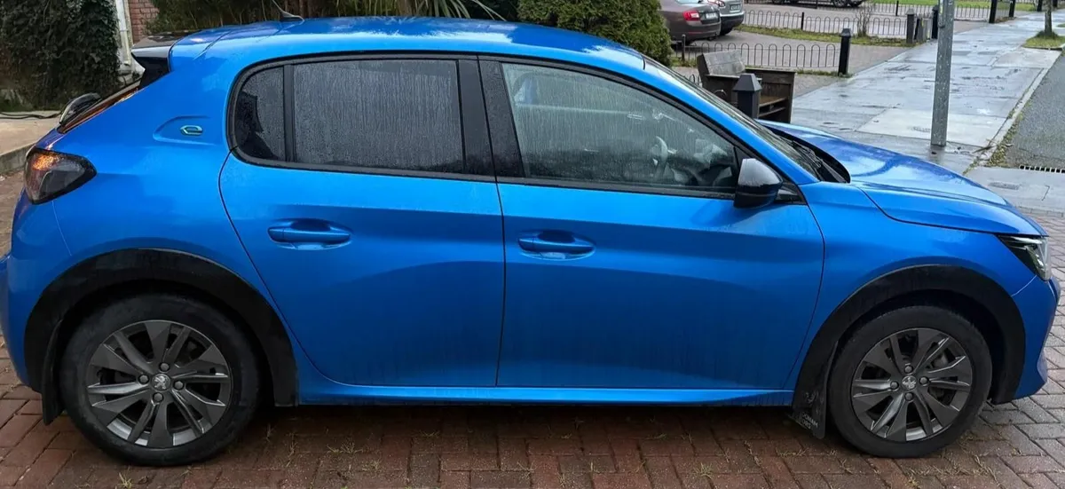Peugeot e208 2022 - Image 3