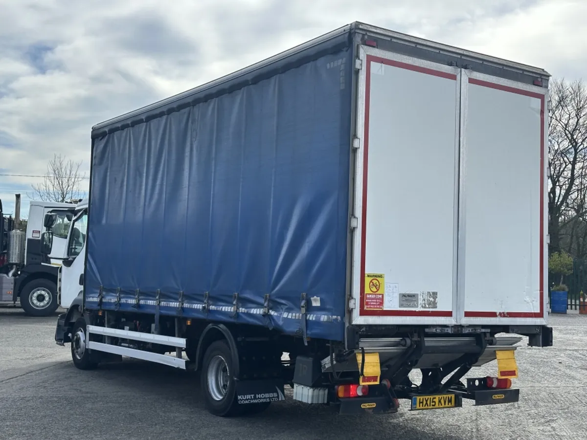 2015 (15) RENAULT D10 10 TON CURTAINSIDER - Image 4