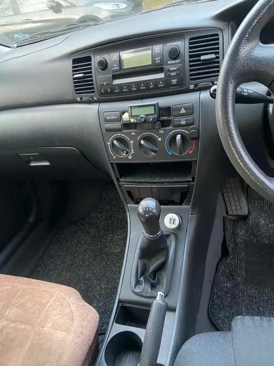 Toyota Corolla 2004 - Image 4