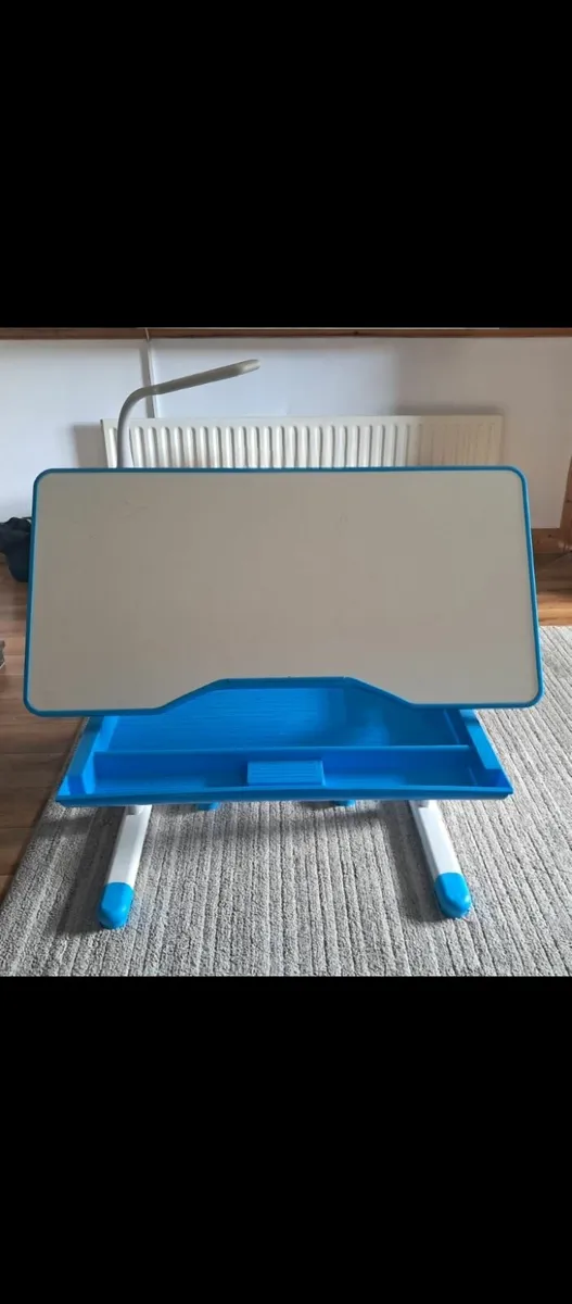 Kids adjustable study desk - Image 3