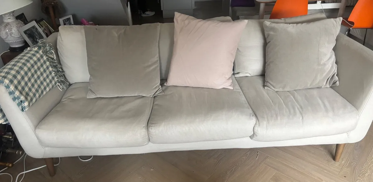 Couch - Image 4
