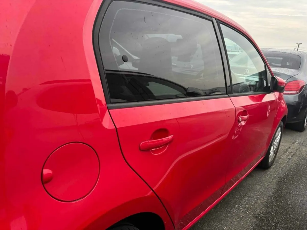 Volkswagen up! AUTOMATIC 1.0L - Image 3