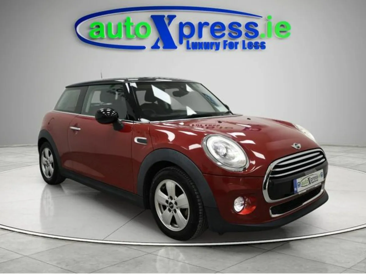 Mini Cooper 1.5 Automatic, Reversing camera - Image 1