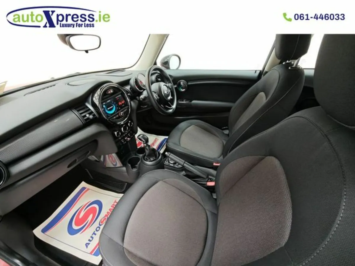 Mini Cooper 1.5 Automatic, Reversing camera - Image 4