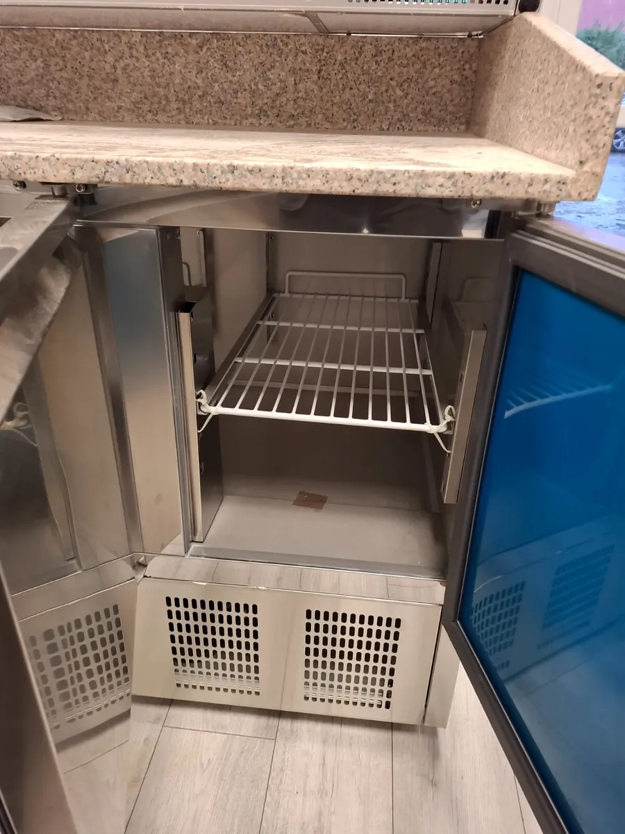 Granite Top Pizza Prep Counter With Cold Topper - Image 4