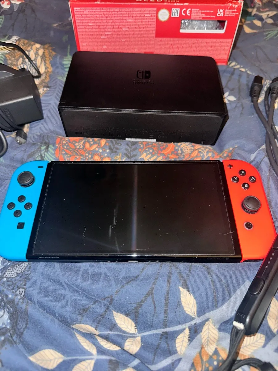 Nintendo Switch OLED - Image 3