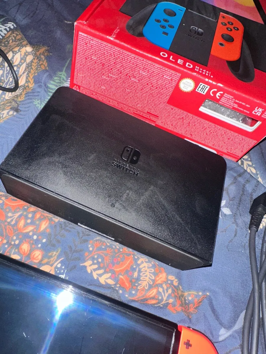 Nintendo Switch OLED - Image 4