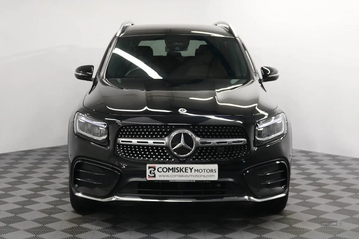 Mercedes-Benz GLB 200 Mhev AMG Line - Image 2