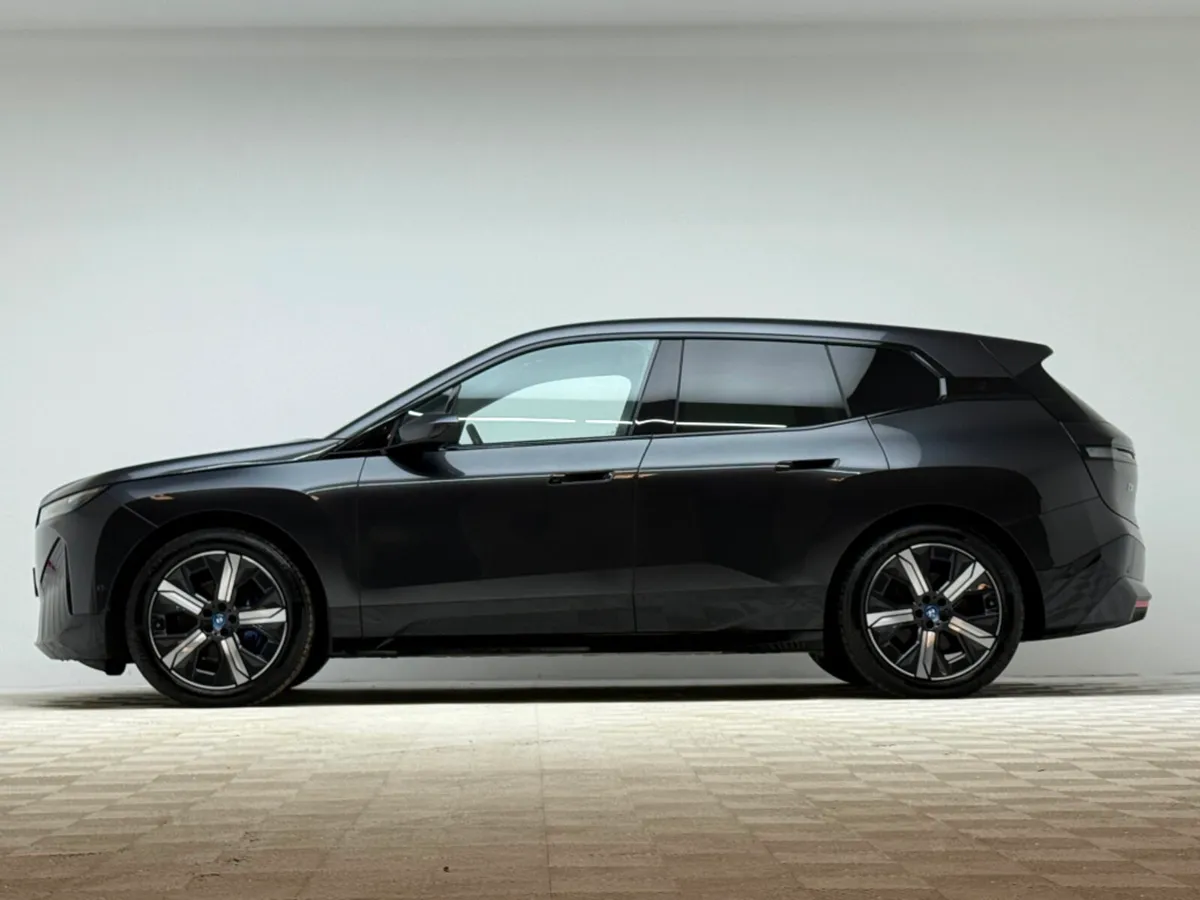 BMW iX 40 M SPORT XDRIVE - Image 4