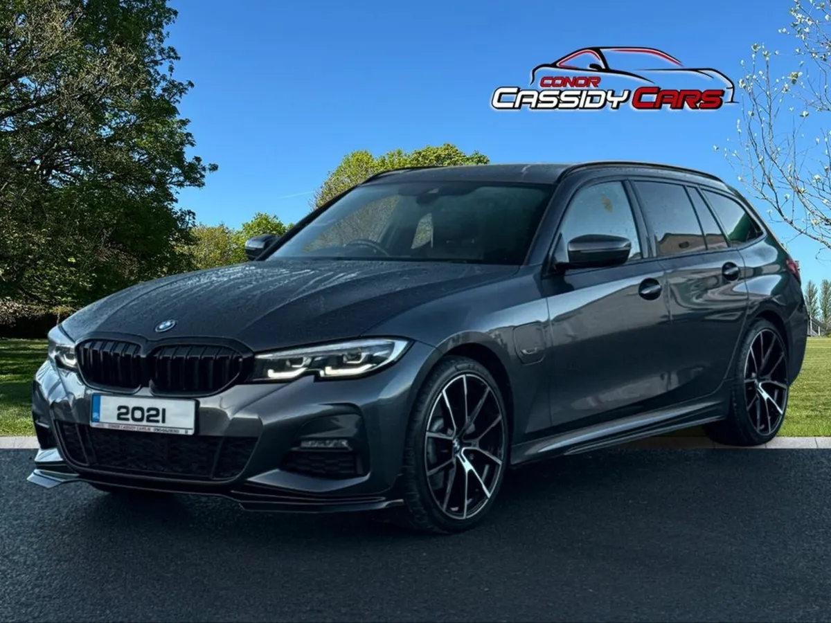 BMW 3-Series 330E M SPORT M-PERFORMANCE PACK // 12 - Image 4