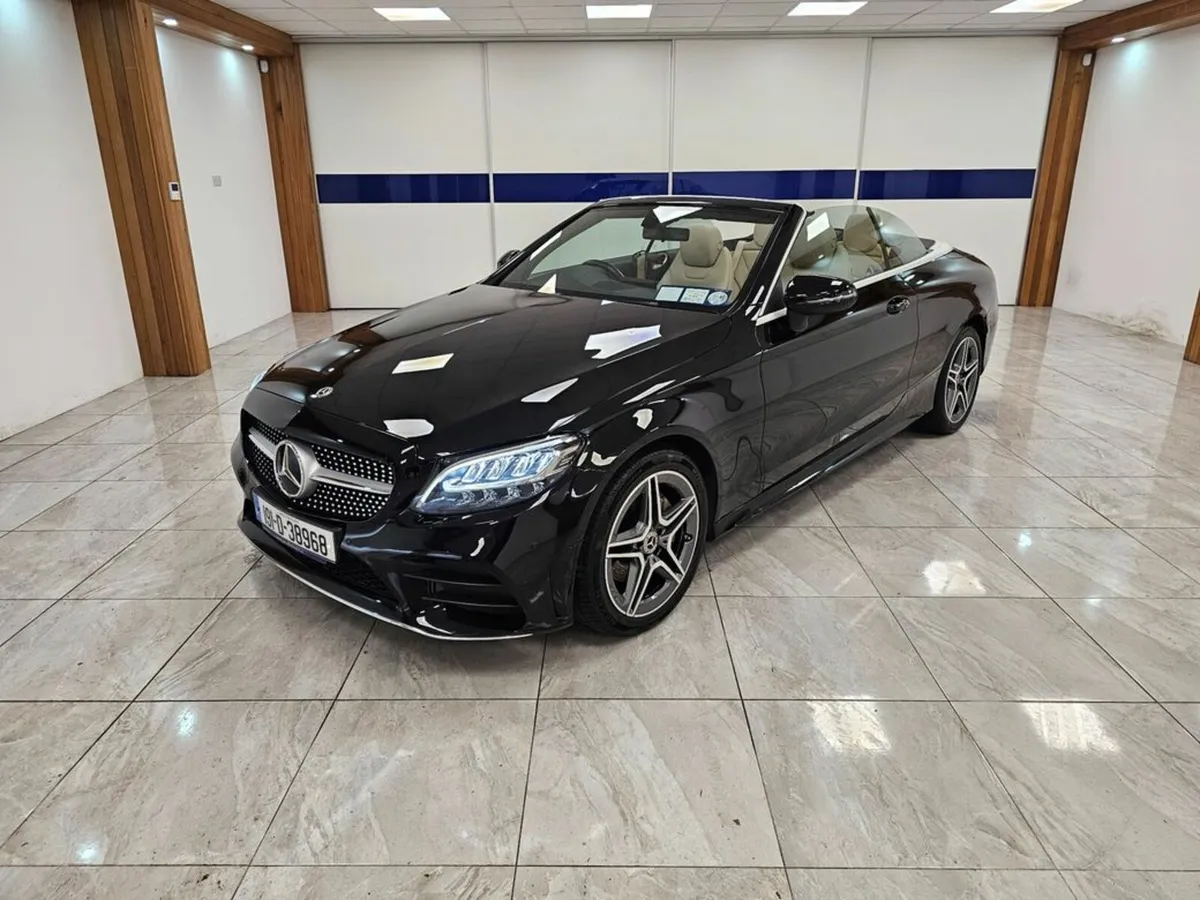 Mercedes-Benz C-Class BLACK WITH IVORY // C 180 Ca - Image 3