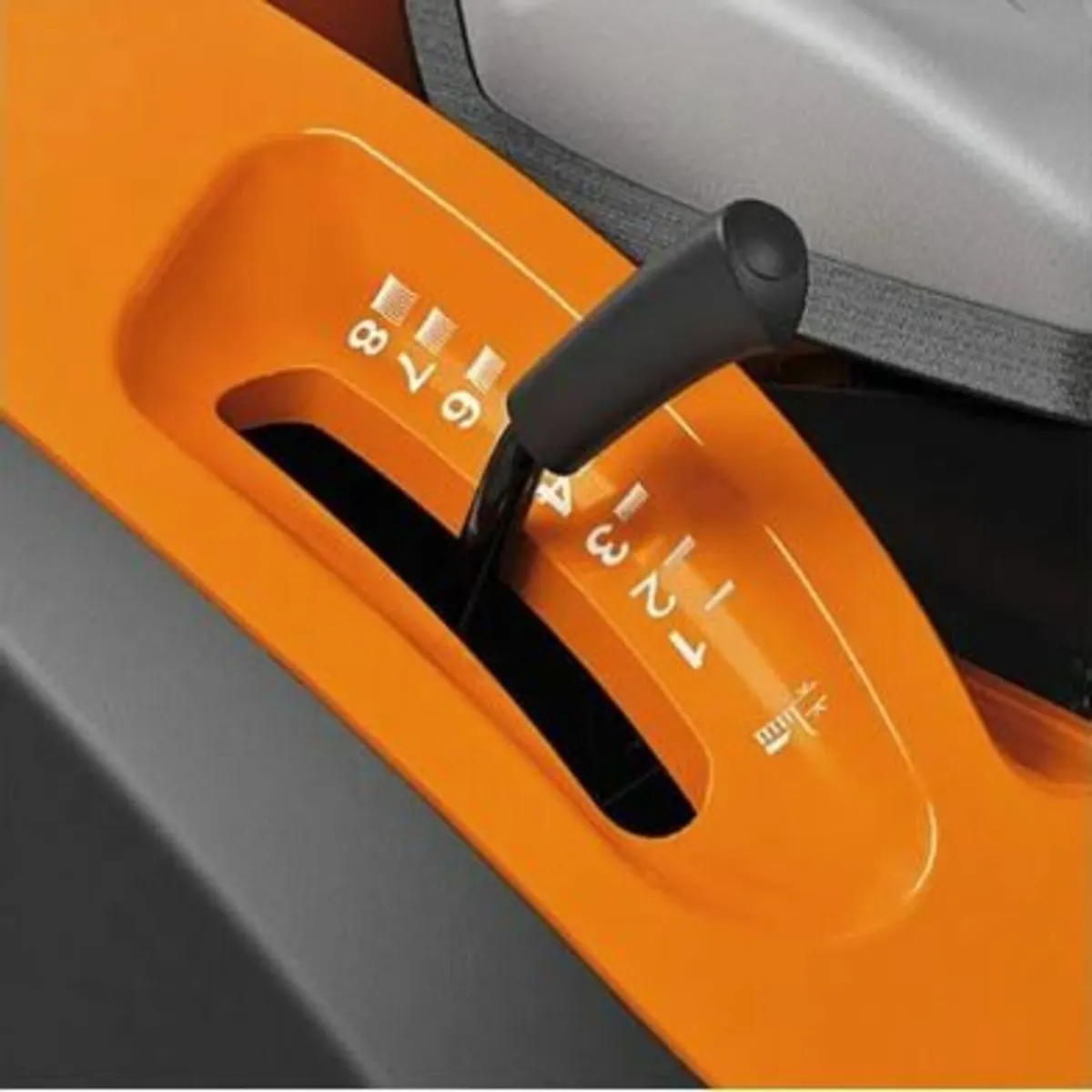 STIHL RT 5112 Z Ride-on Lawnmower - Image 3