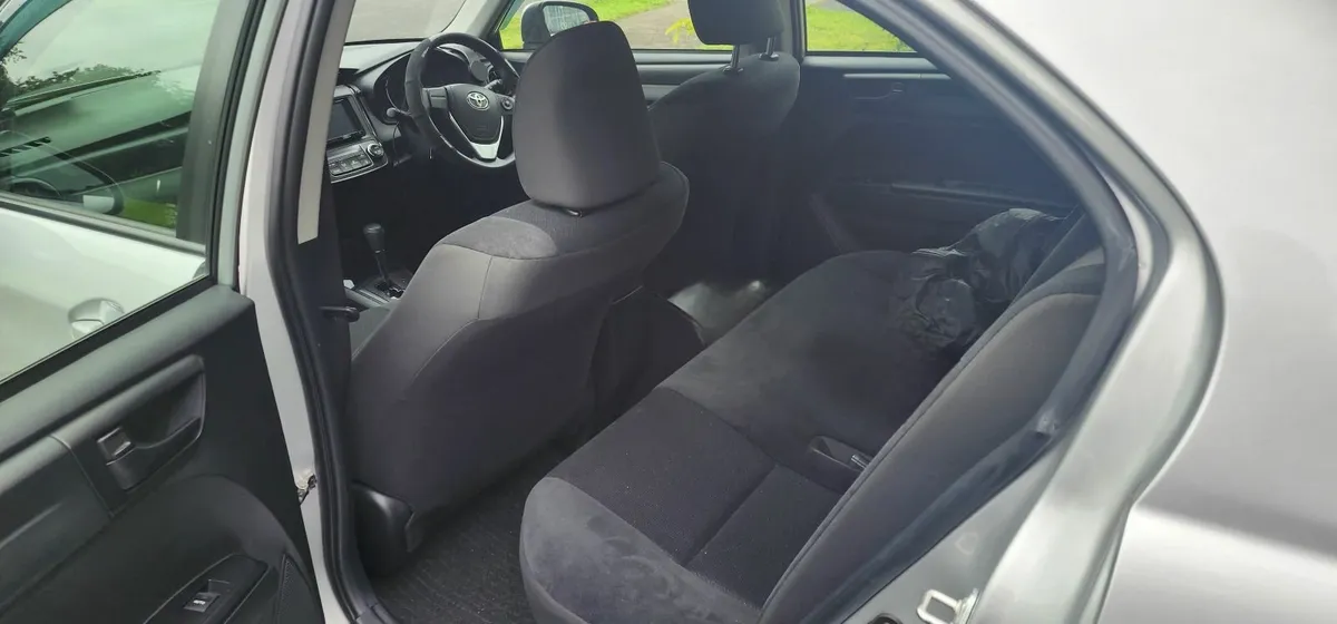 Toyota Corolla 2018 - Image 3