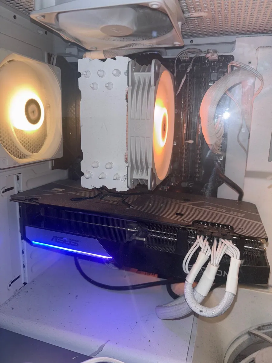 AMD Radeon Rx 6700 xt - Image 1