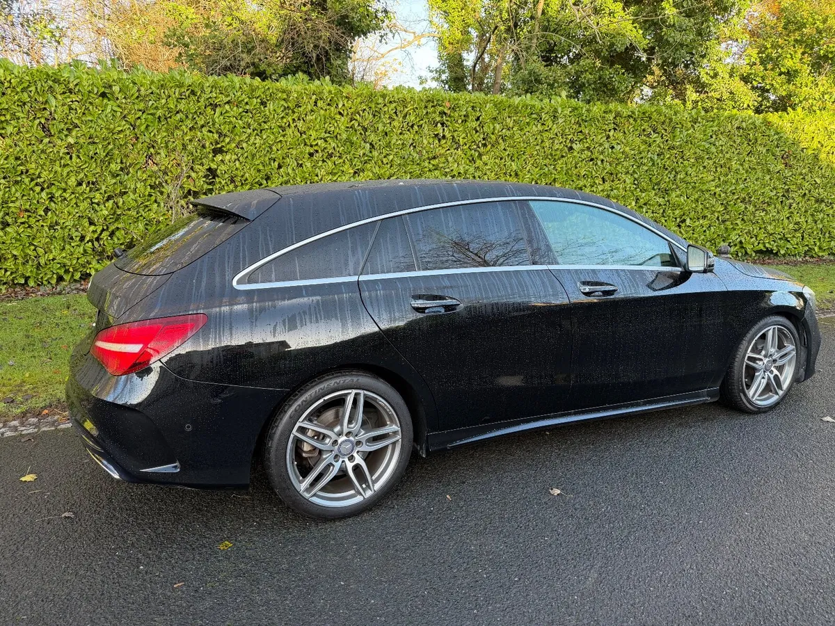 Mercedes-Benz CLA 180 Shooting Brake AMG Line - Image 3