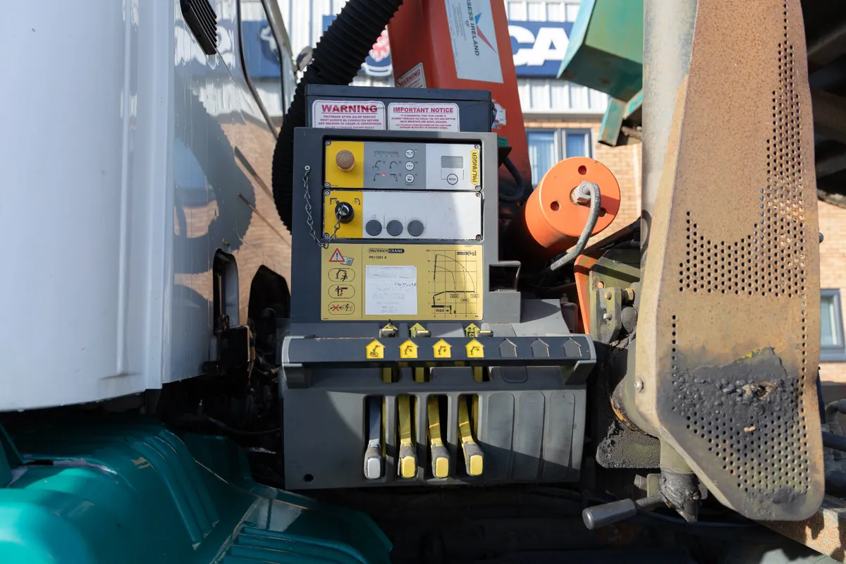 Scania P320 6X4 - Image 2