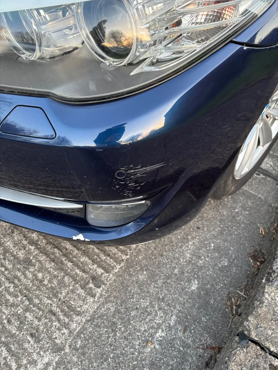 BMW 5-Series 2011 - Image 1