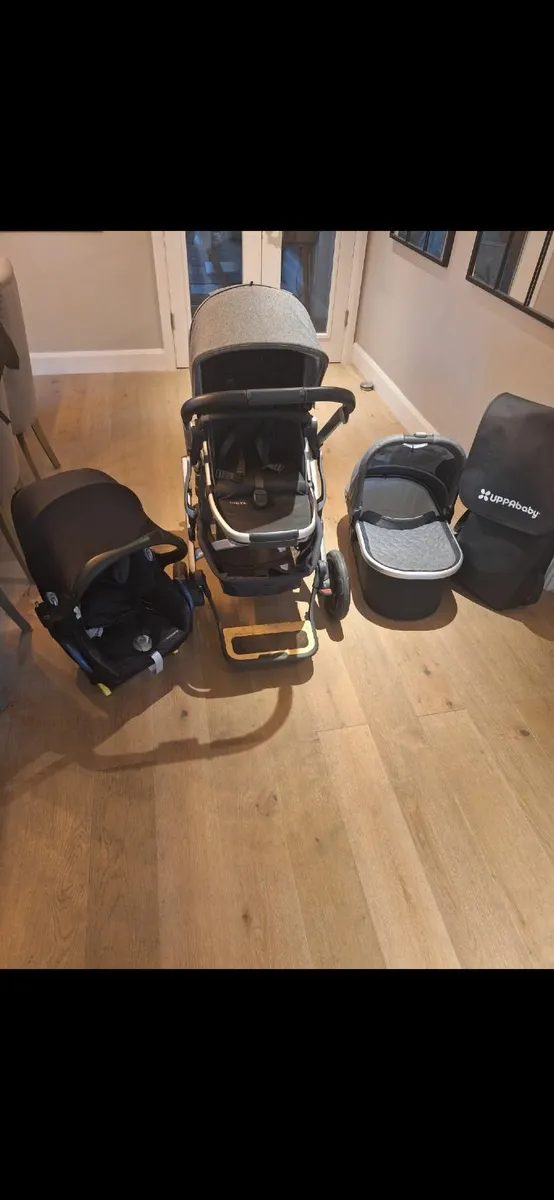 Uppa Baby Vista travel bundle - Image 1