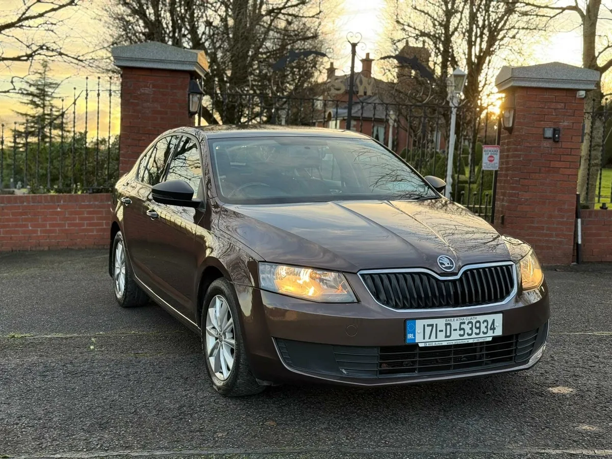 2017 Skoda Octavia Automatic - Image 2