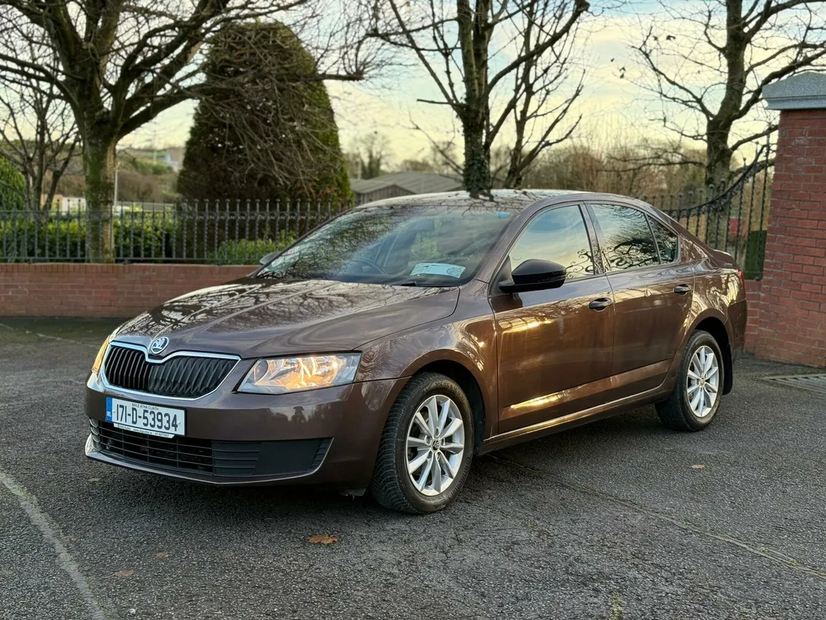 2017 Skoda Octavia Automatic - Image 3