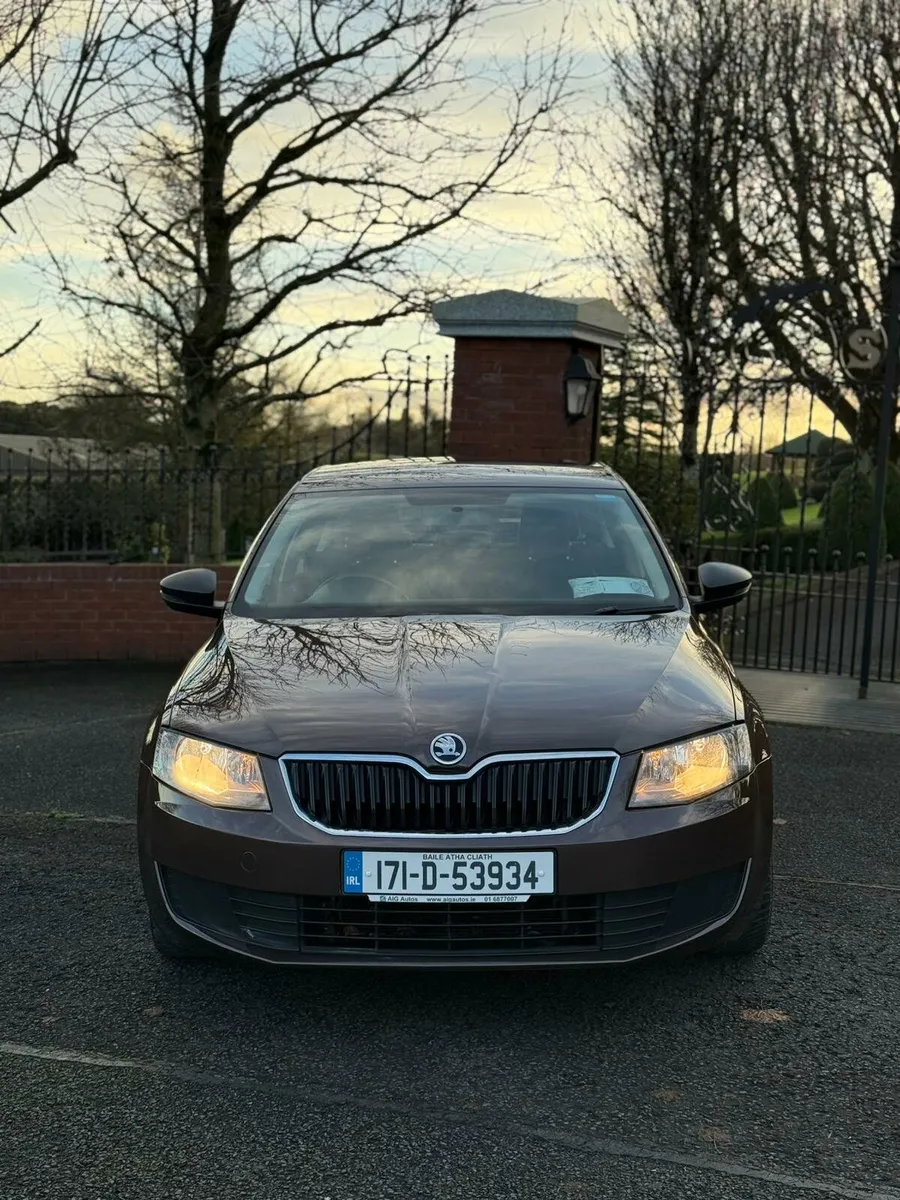 2017 Skoda Octavia Automatic - Image 4