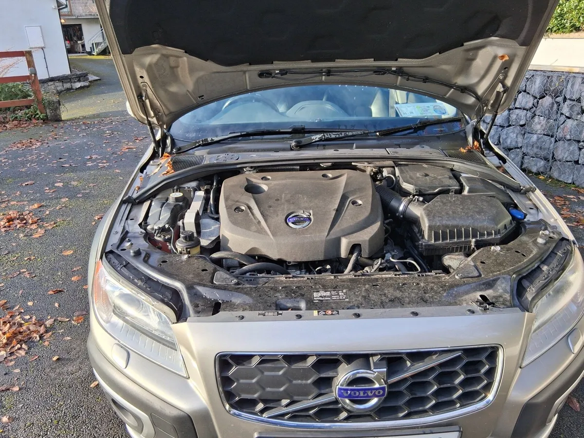 Volvo Estate XC70 - Image 4