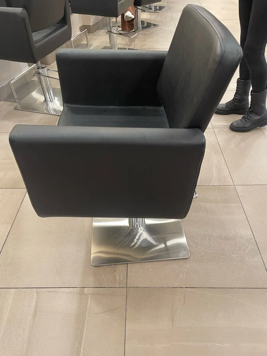 Salon chairs - Image 2