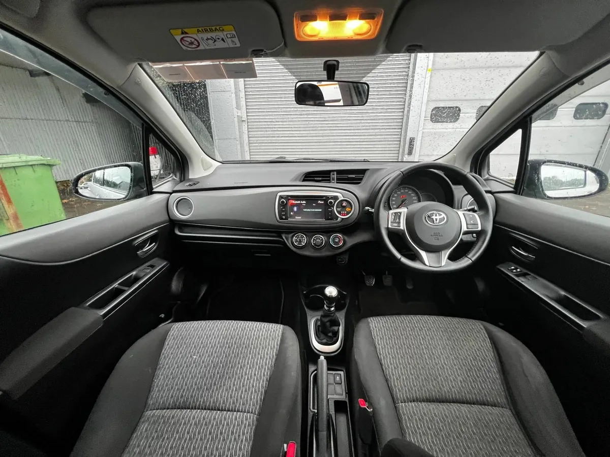Toyota Yaris 2014 - Image 2