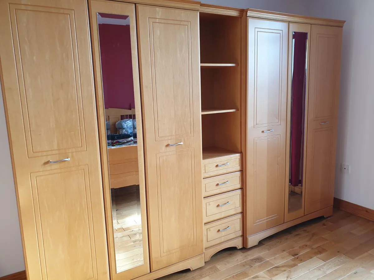 Complete rossmore bedroom furniture set - Image 4