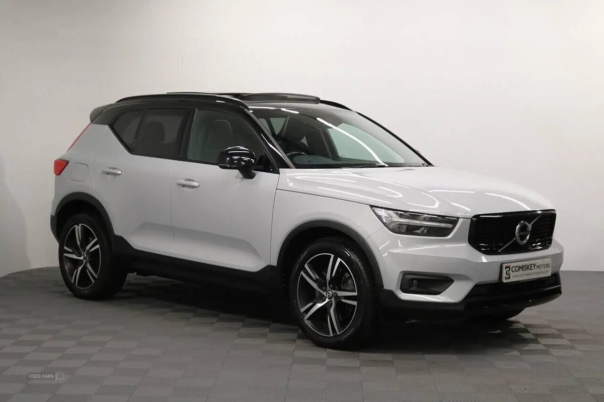 Volvo XC40 h T4 R-design - Image 1