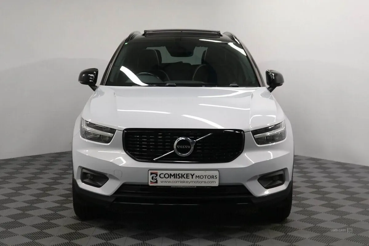 Volvo XC40 h T4 R-design - Image 2