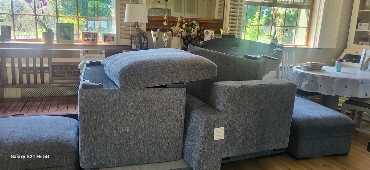 1 year old couch - Image 1