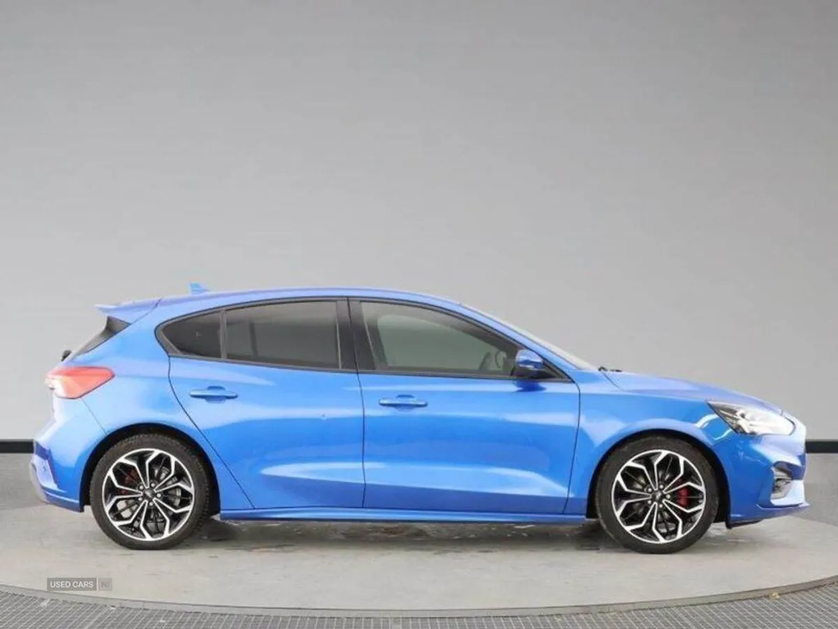 Ford Focus Diesel Hatchback - Image 2