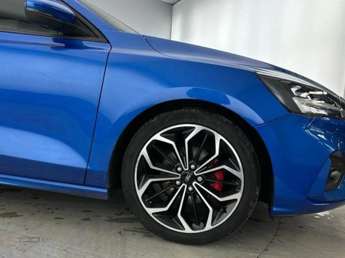 Ford Focus Diesel Hatchback - Image 4