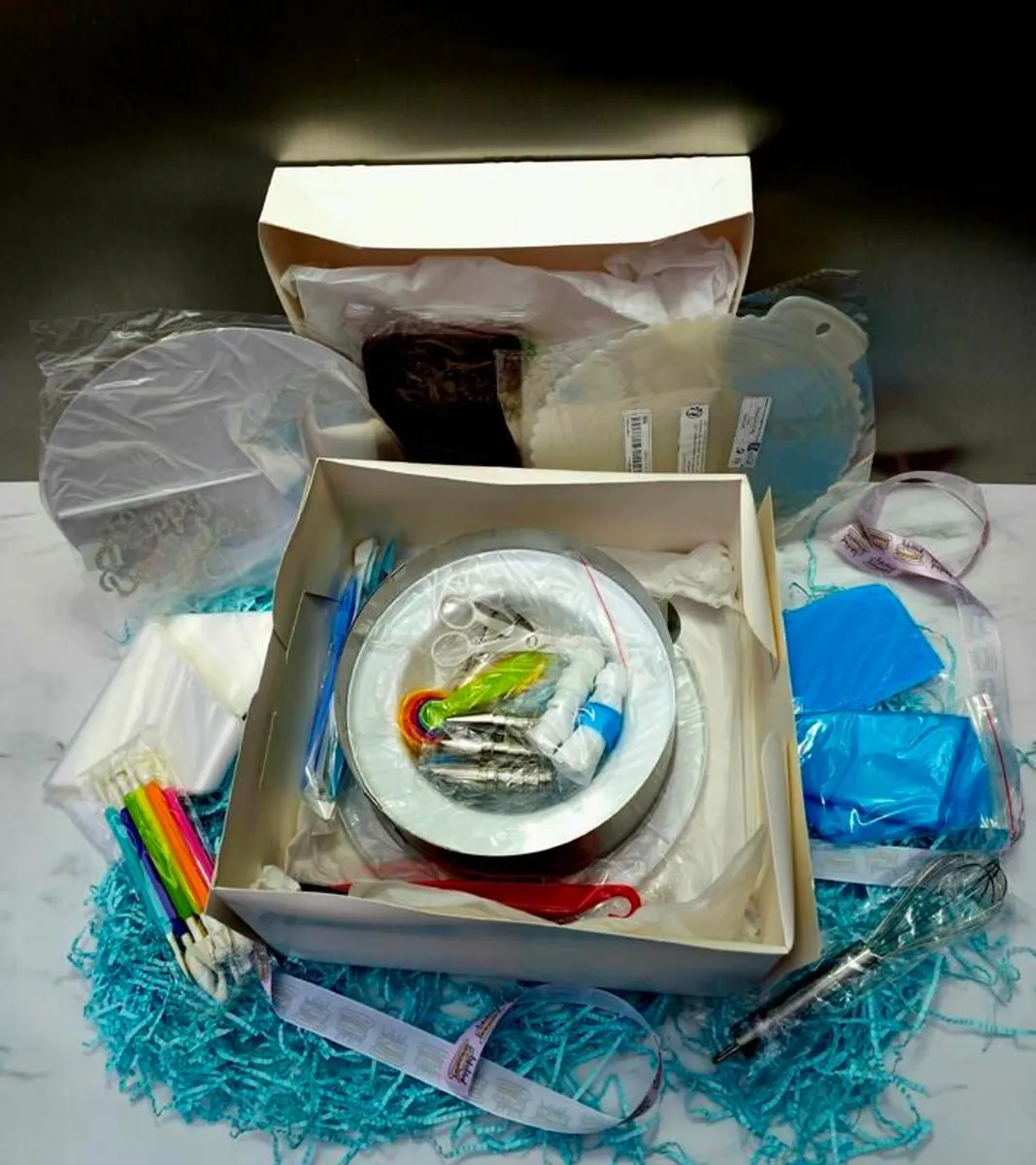 Baking & Decorating set, new, great as a present! - Image 1