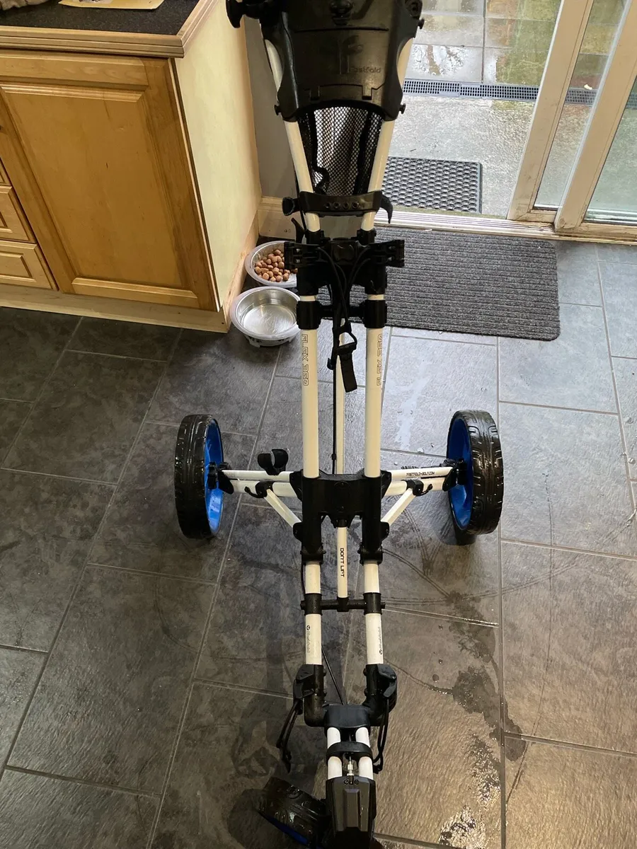 Golf trolley - Image 1