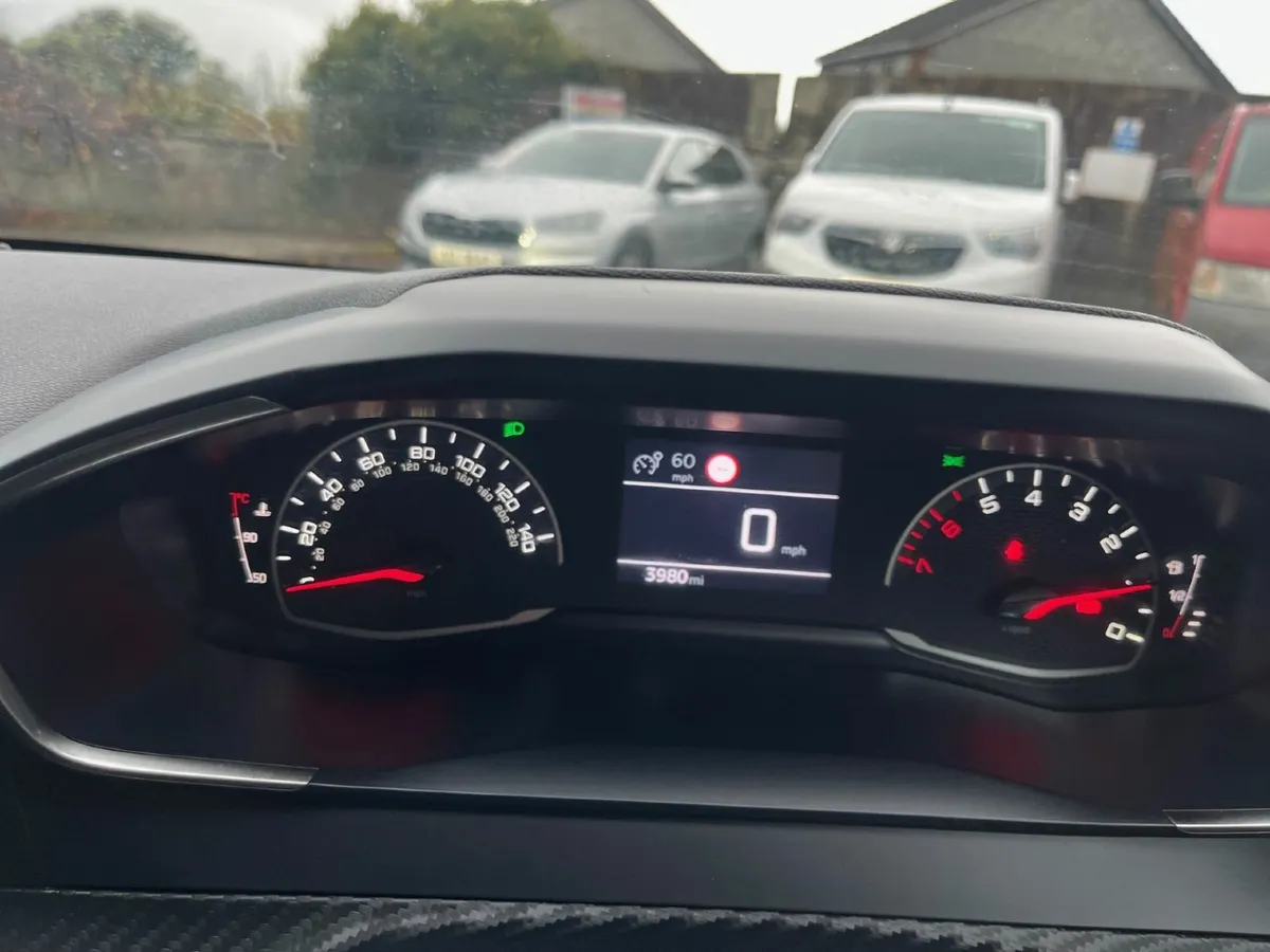 Peugeot 208 October 2023 Active premium 100 1.2 - Image 3