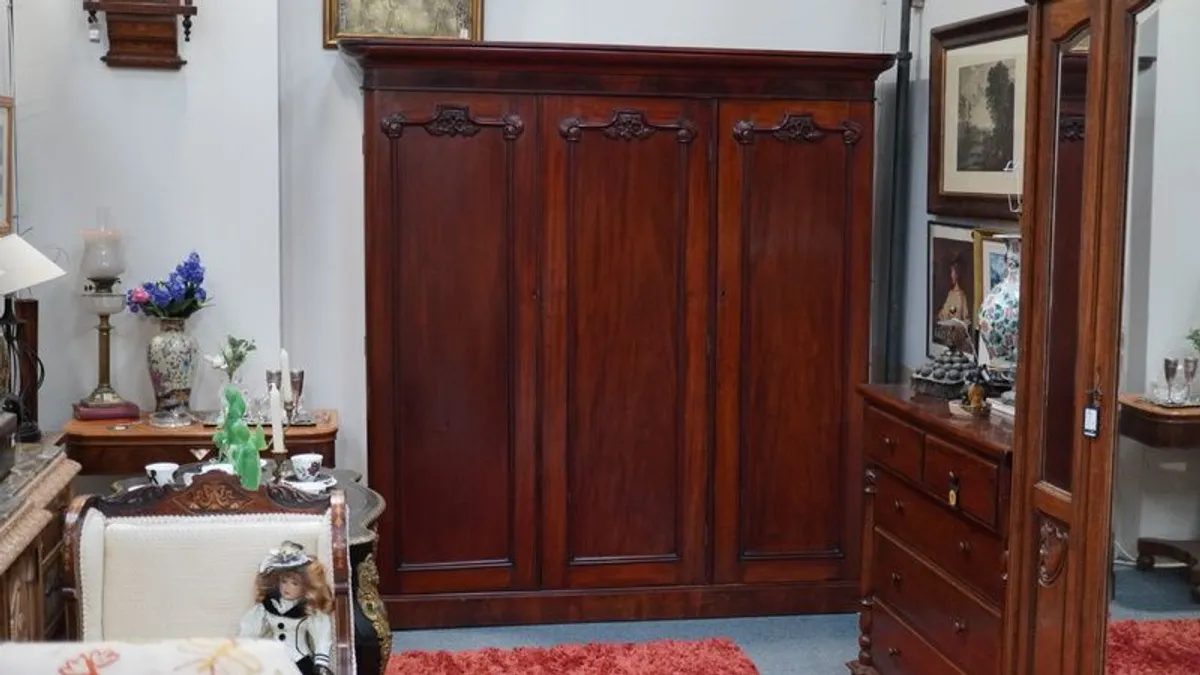 Victorian Mahogany Triple Wardrobe - Antique c.1880 - Image 1
