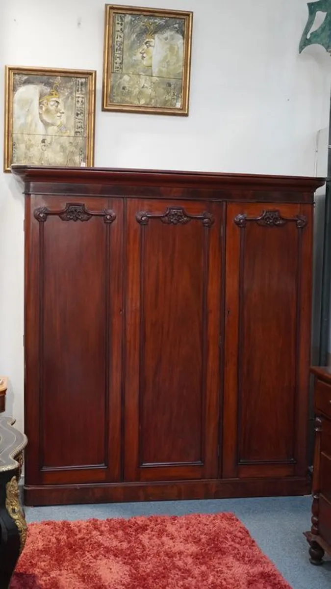 Victorian Mahogany Triple Wardrobe - Antique c.1880 - Image 2