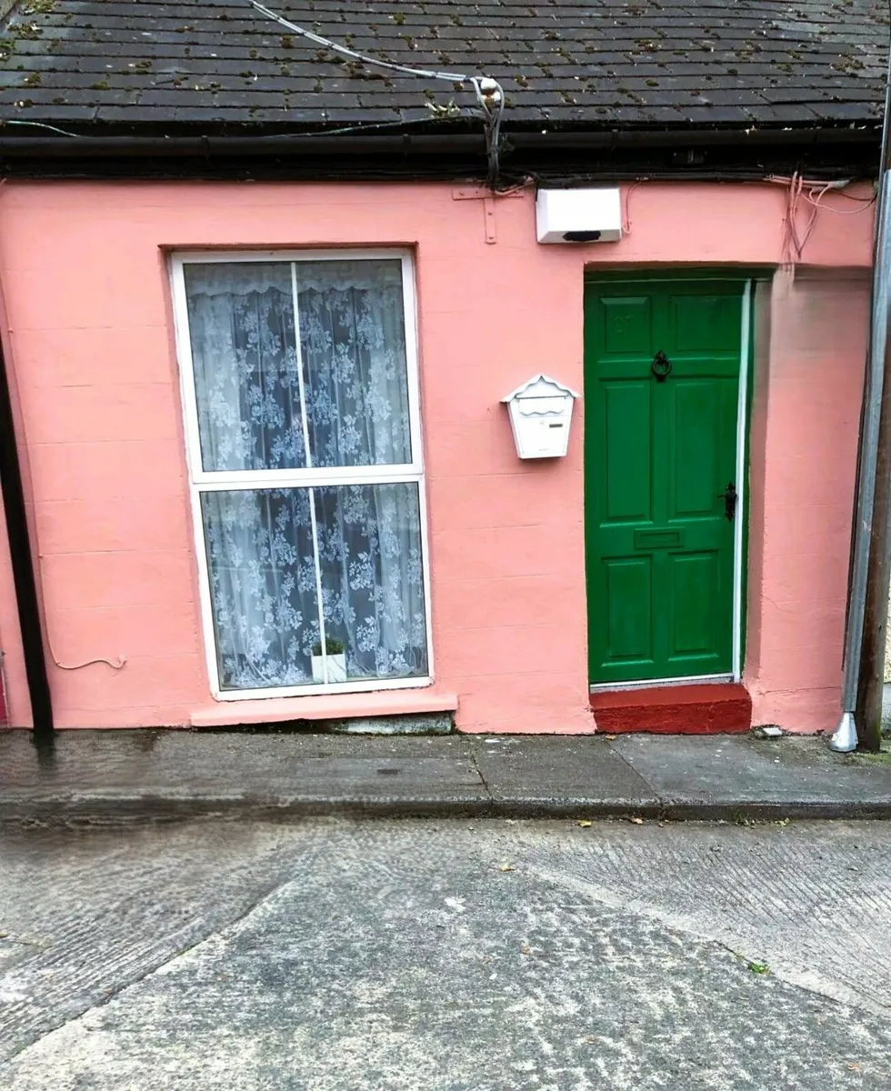 Cottage House - Image 1