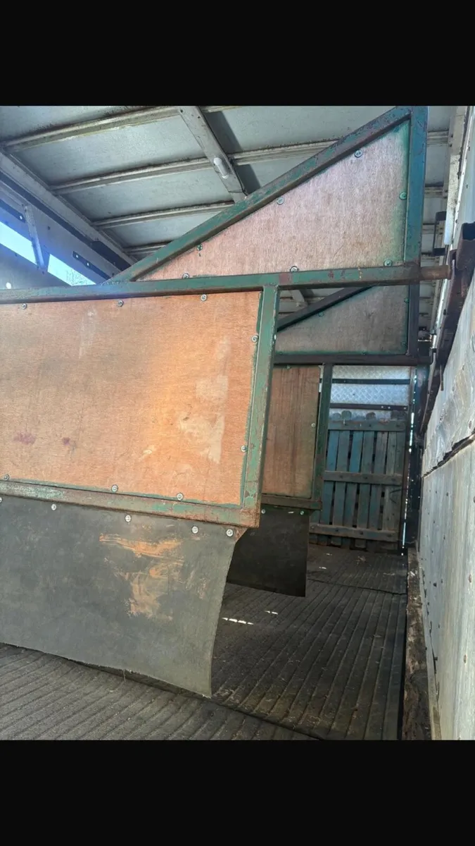 Iveco 75E17horse truck - Image 4