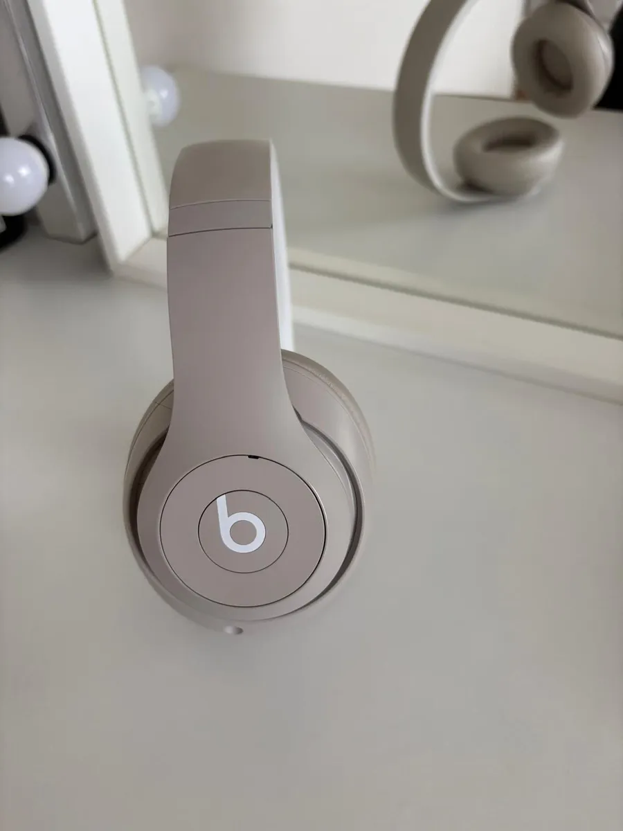 Beats Headphones - Image 3