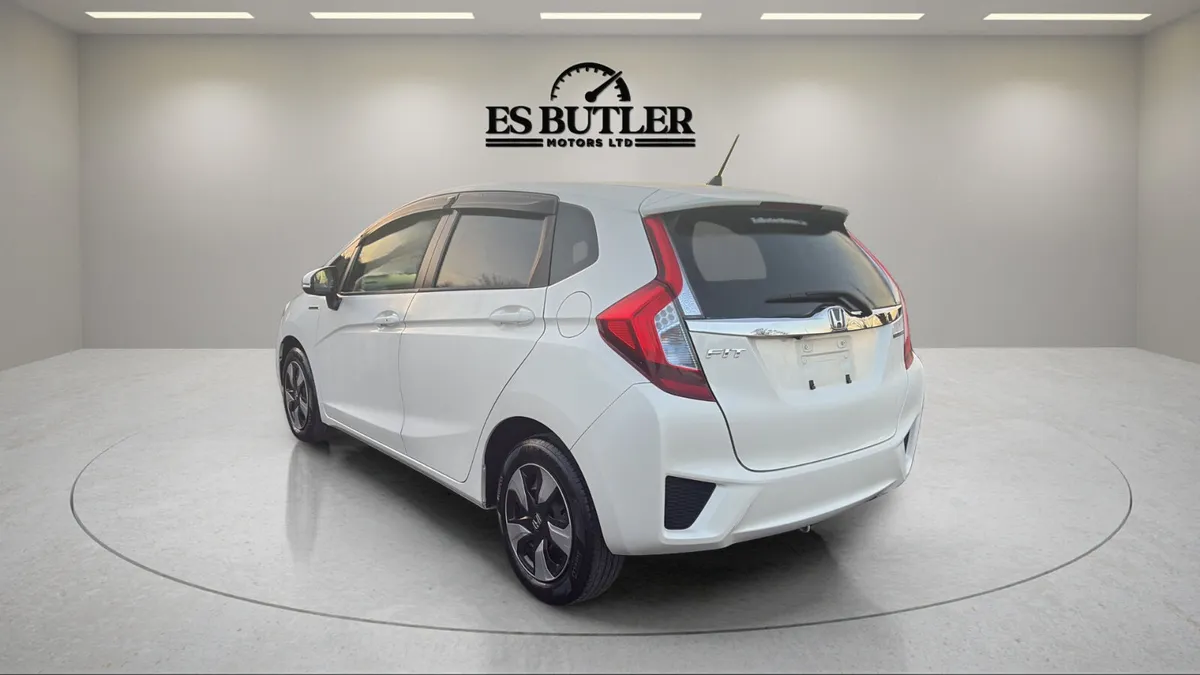 2016 Honda Fit 1.5L AUTO PETROL HYBRID 1YR WARRANT - Image 3