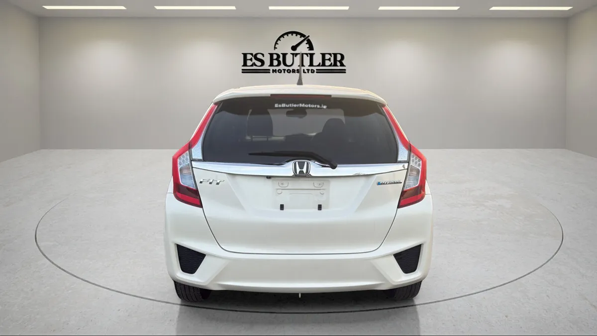 2016 Honda Fit 1.5L AUTO PETROL HYBRID 1YR WARRANT - Image 4