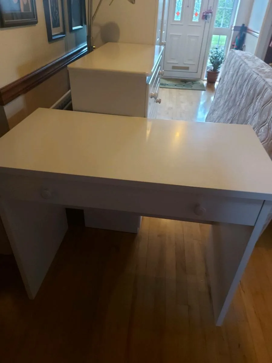 Bedroom furniture - Image 3