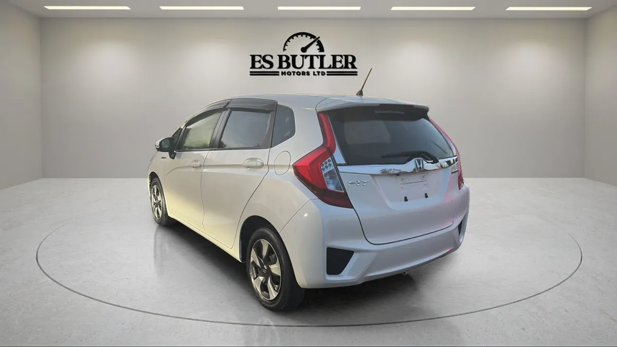 2016 Honda Fit 1.5L AUTO PETROL HYBRID 1YR WARRANT - Image 3