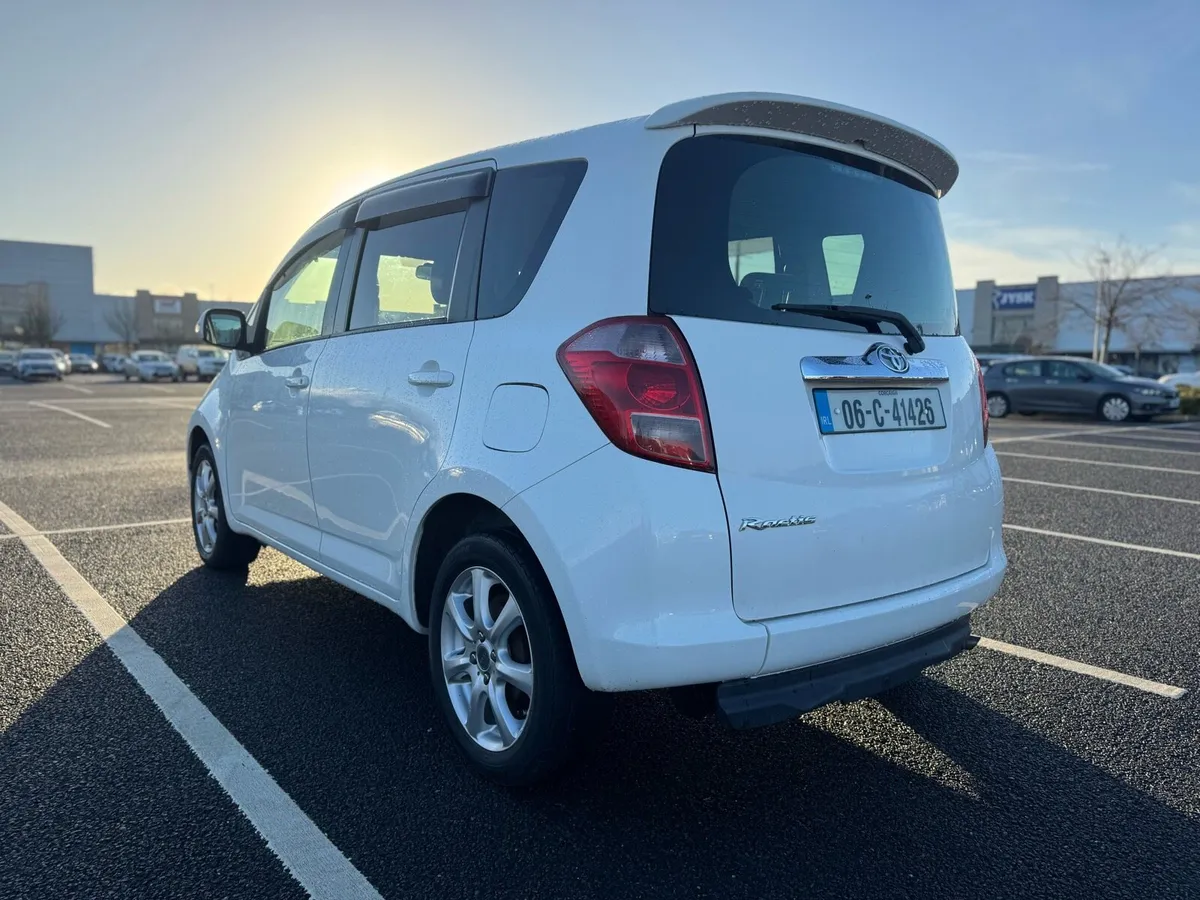 Toyota Ractis *WHEELCHAIR ACCESSIBLE *AUTOMATIC - Image 3